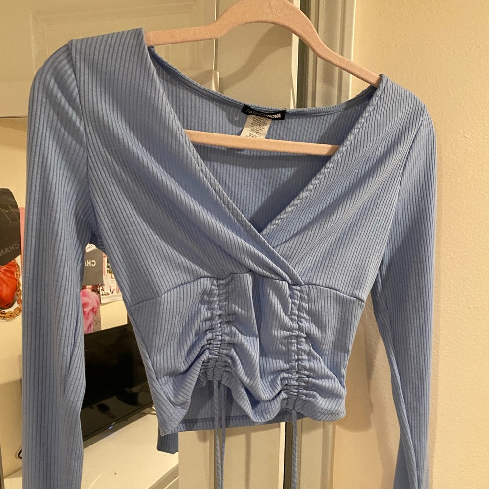 Long sleeve crop top (fashion nova)